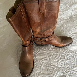 Women’s size 7.5 Frye leather moto boot